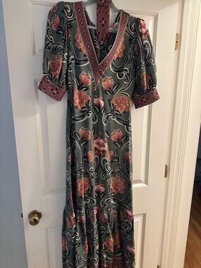 FARM Rio Sage Maxi Dress with Dusty Rose Floral Print